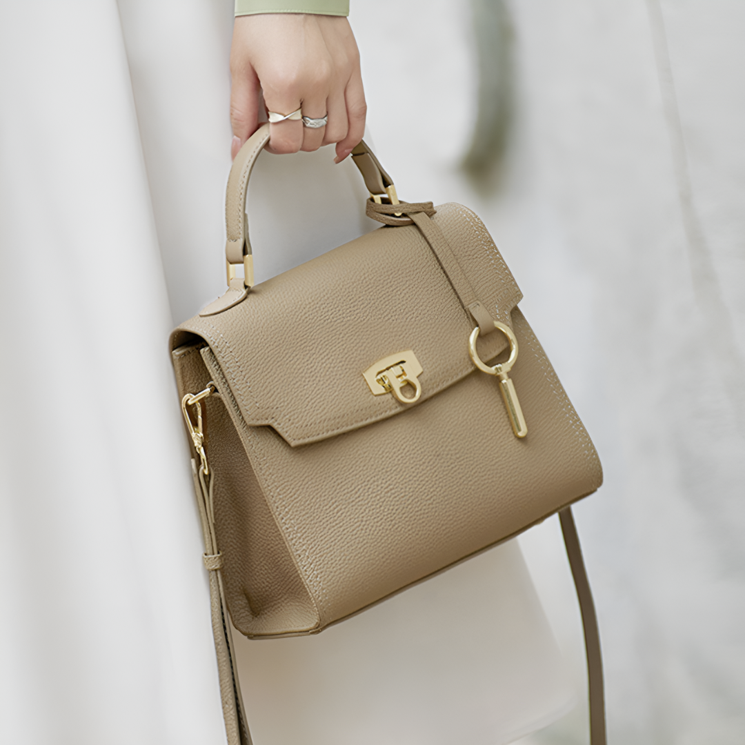 <tc>Aubri Strukturierte Lederhandtasche</tc>