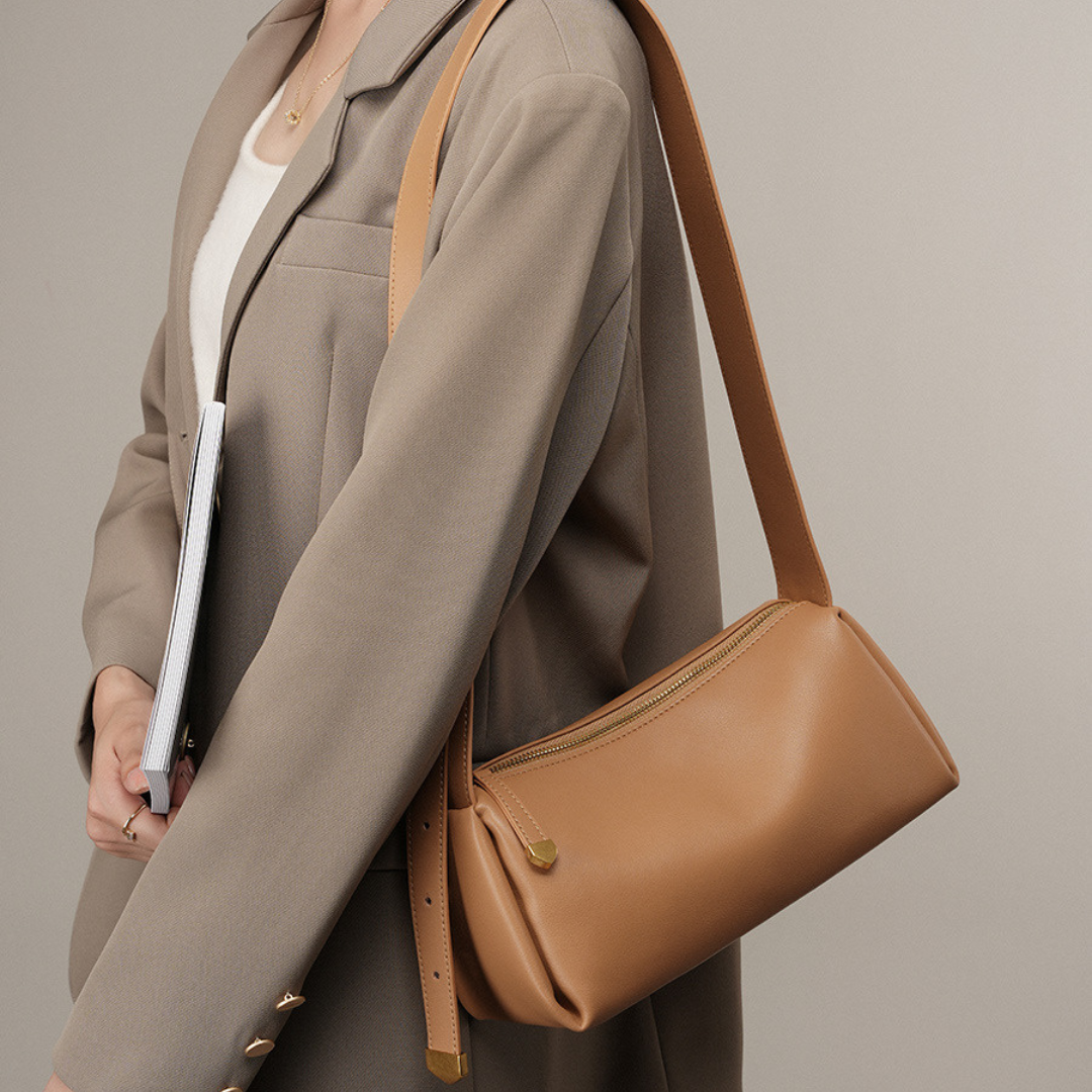 <tc>Elodie Baguette-Tasche aus weichem Leder</tc>