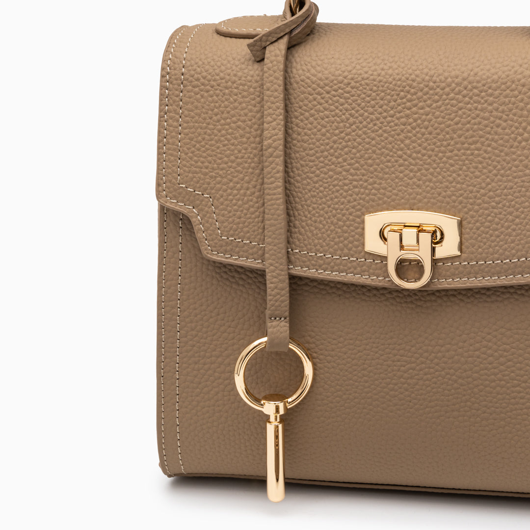 <tc>Aubri Strukturierte Lederhandtasche</tc>